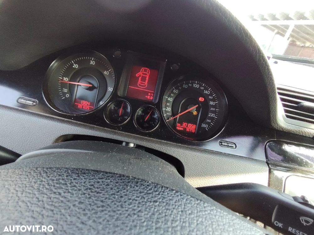Volkswagen Passat 1.9TDI Trendline - 10