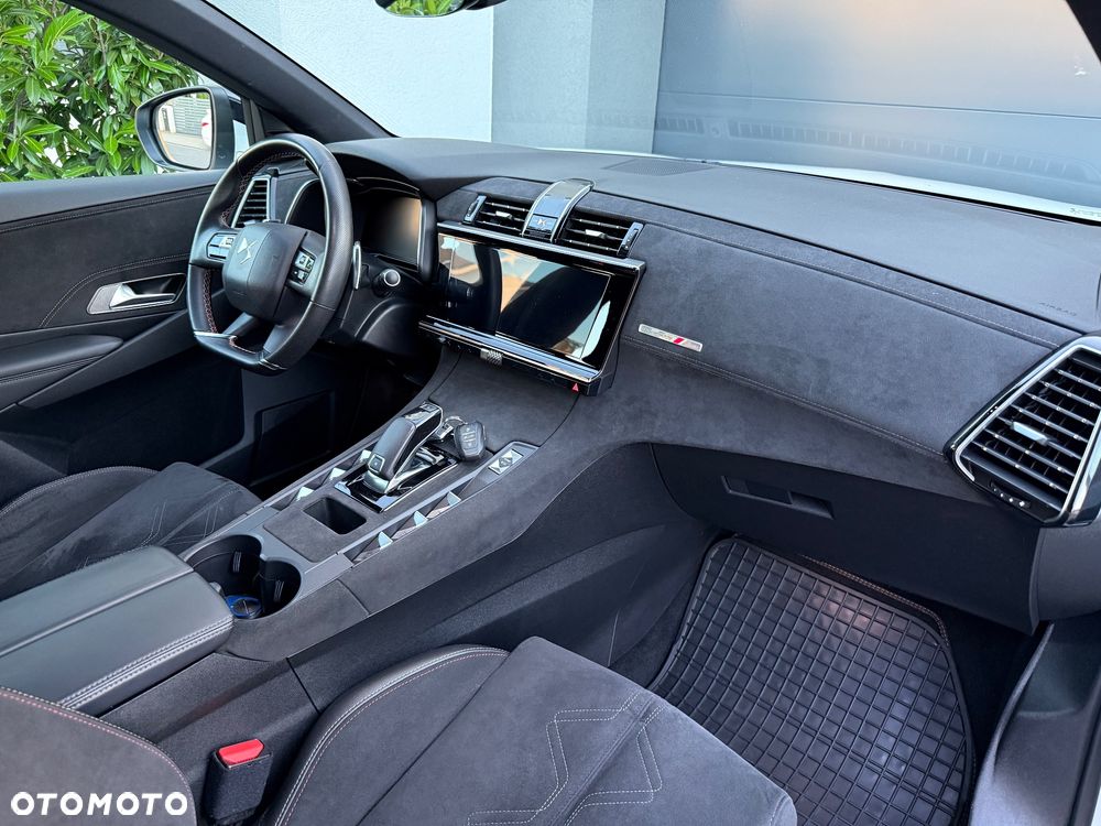 DS Automobiles DS 7 Crossback 1.6 PureTech Performance Line + - 28
