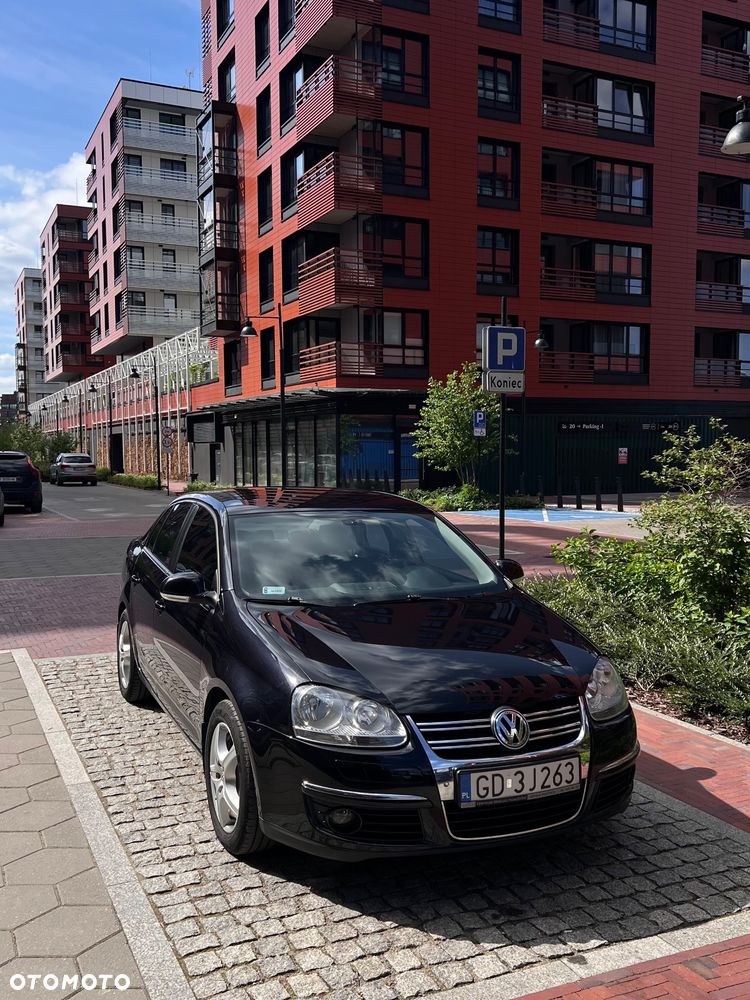 Volkswagen Jetta 1.4 TSI Comfortline - 1