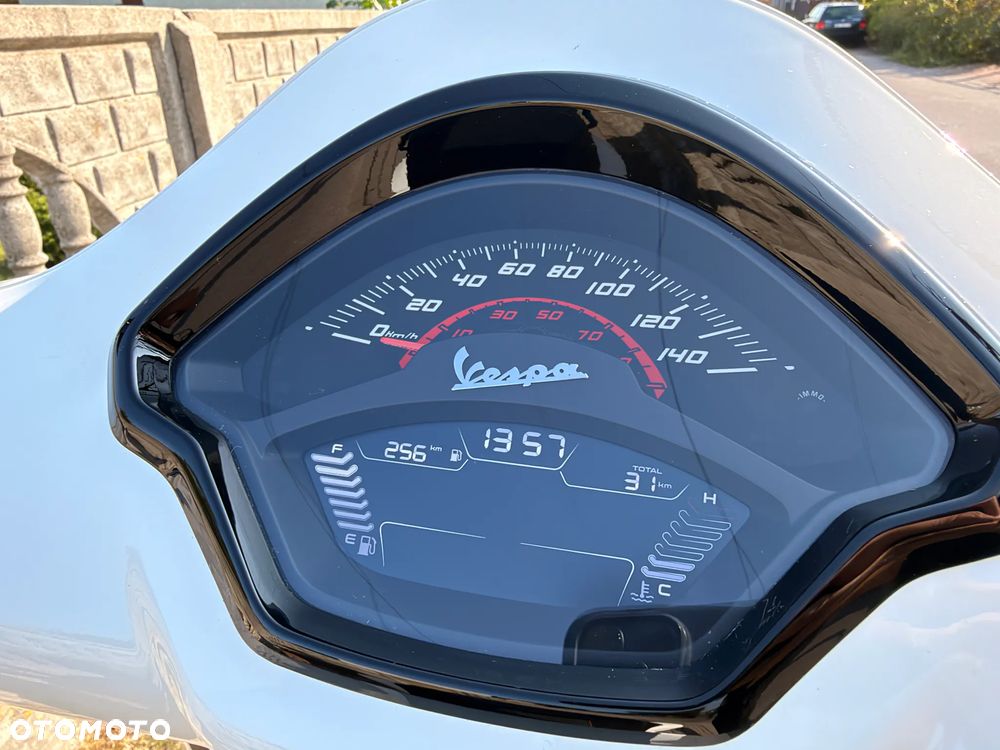 Vespa GTS - 19