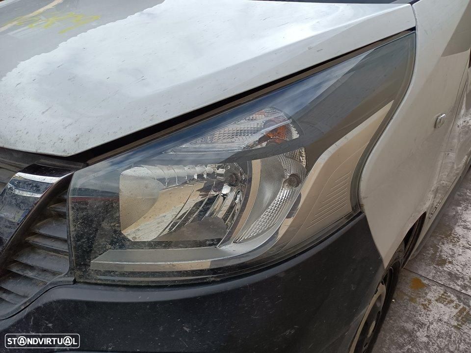 FAROL ESQUERDO NISSAN NV300 COMBI - 1