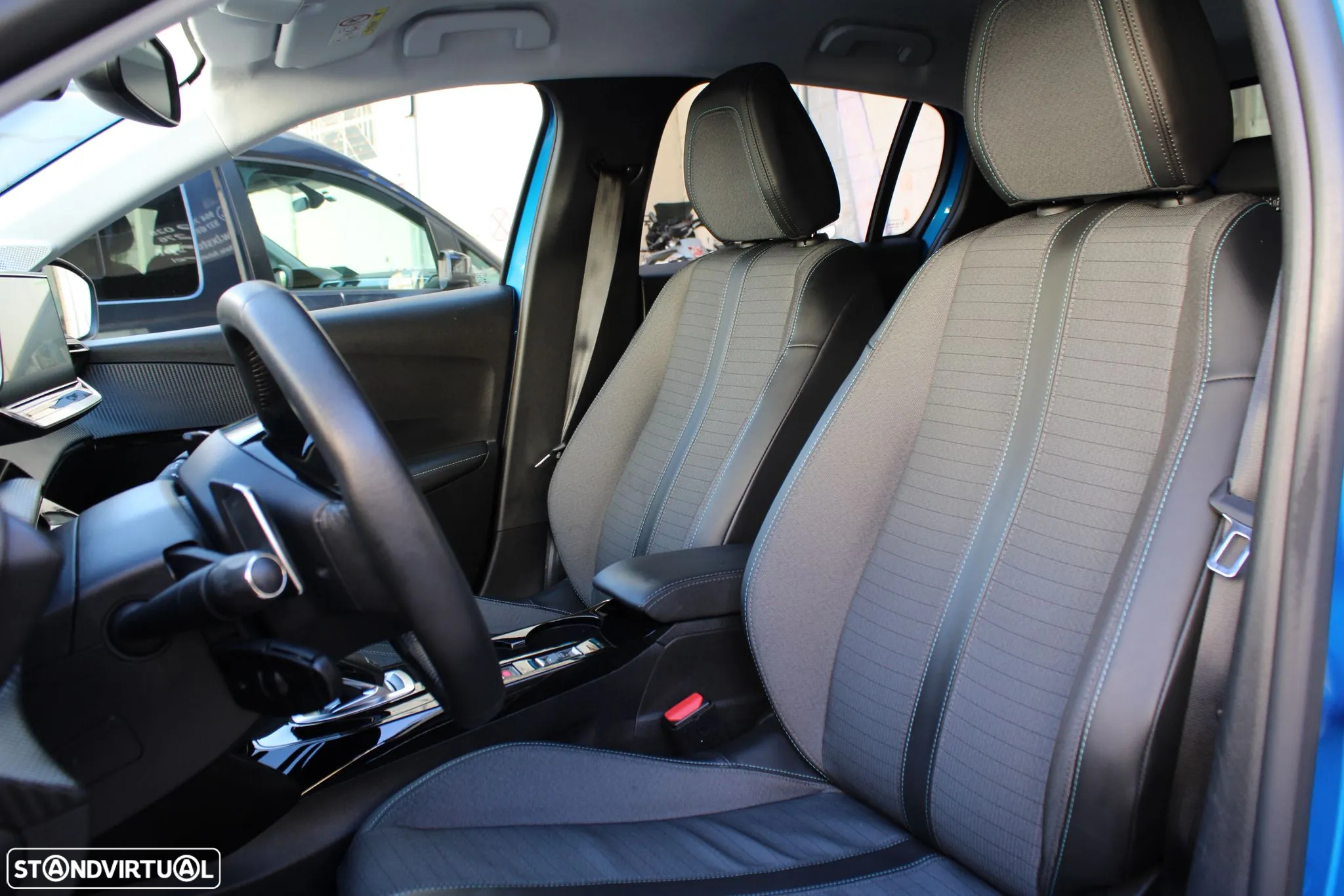 Peugeot 208 PureTech 130 EAT8 Allure - 36