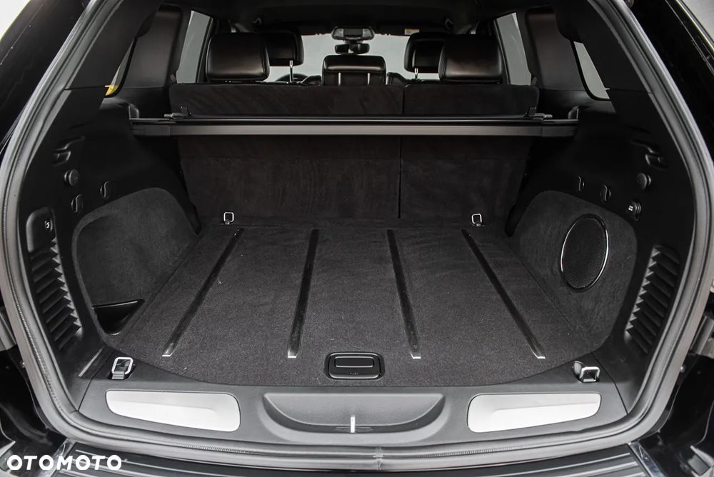 Jeep Grand Cherokee - 36