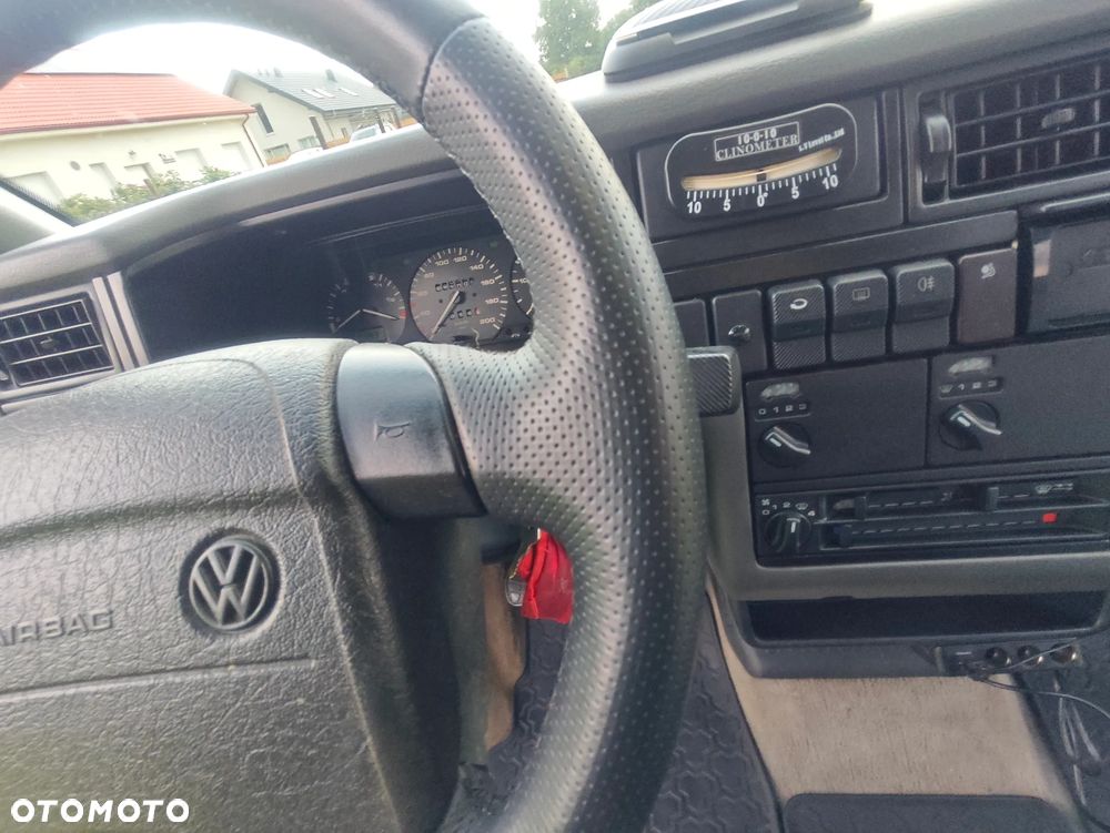 Volkswagen Multivan - 12