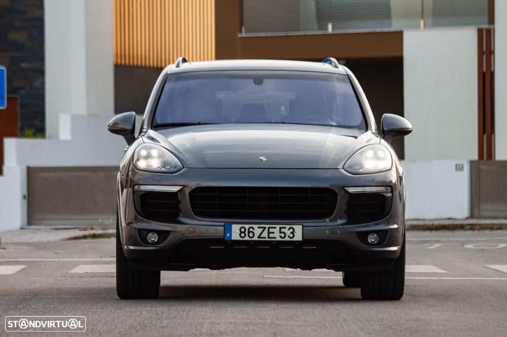 Porsche Cayenne S - 2