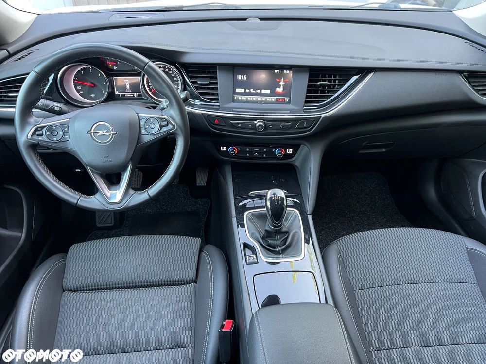 Opel Insignia - 15
