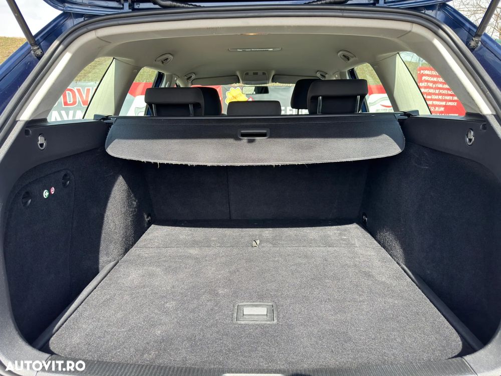Volkswagen Golf 1.6 TDI DPF Team - 12