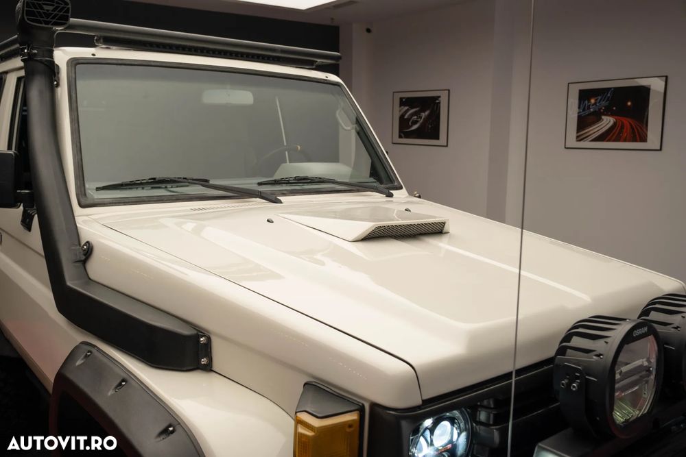 Toyota Land Cruiser - 5