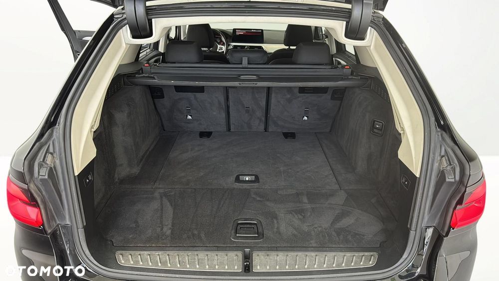 BMW Seria 5 520d mHEV - 18
