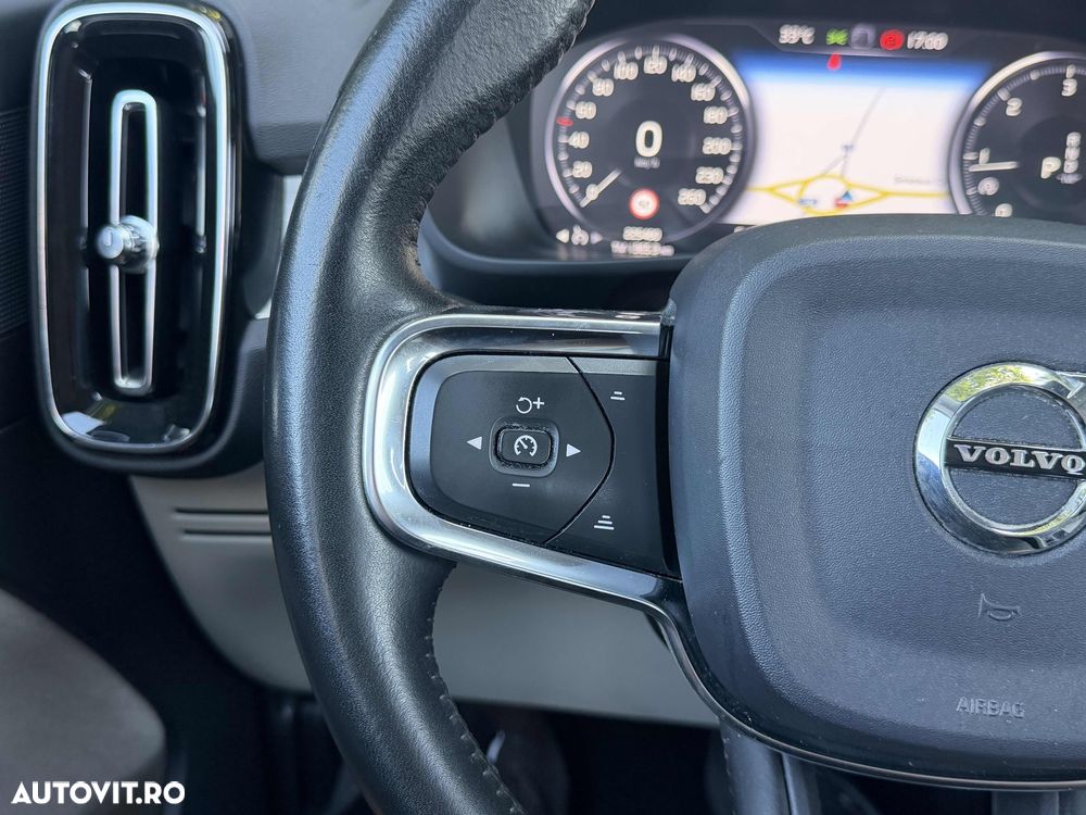 Volvo XC 40 D3 Momentum Pro - 25