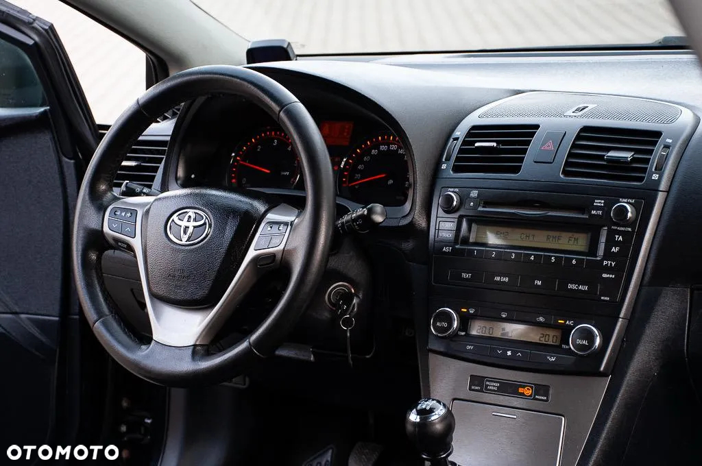 Toyota Avensis 2.2 D-4D X - 38
