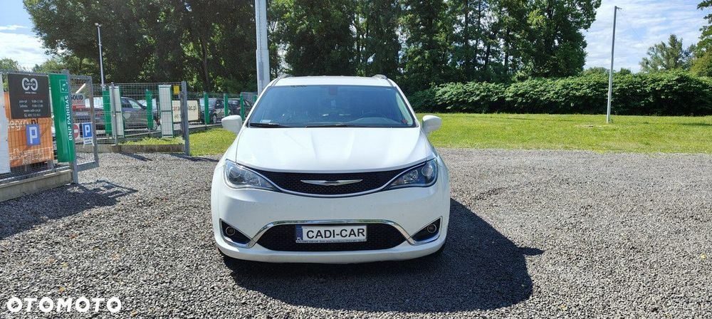 Chrysler Pacifica - 2