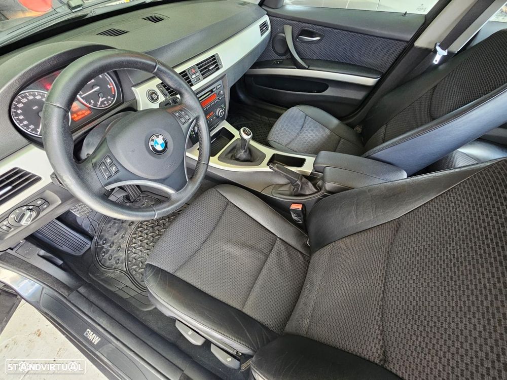 BMW 318 d LifeStyle - 19
