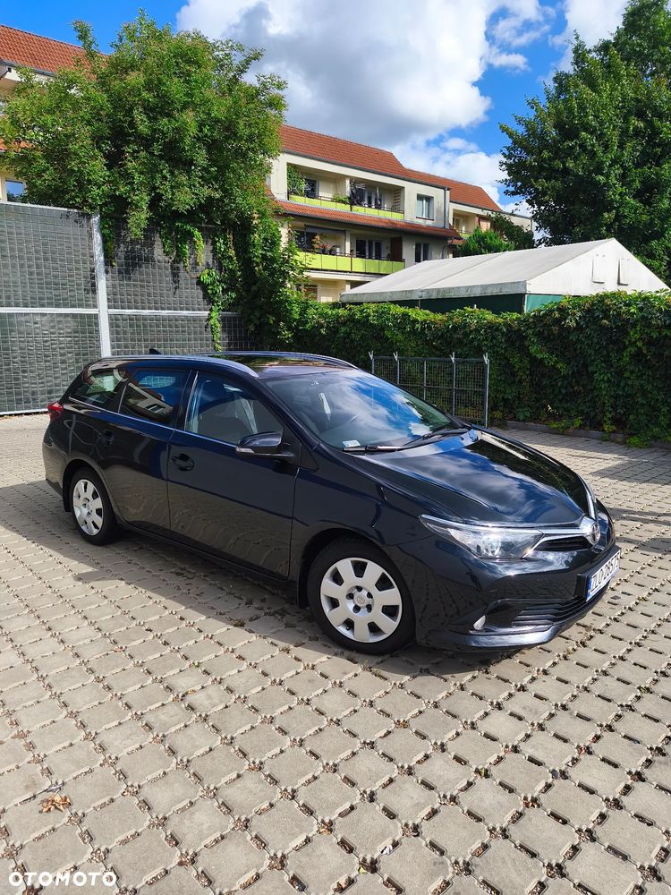 Toyota Auris 1.6 D-4D Comfort - 2