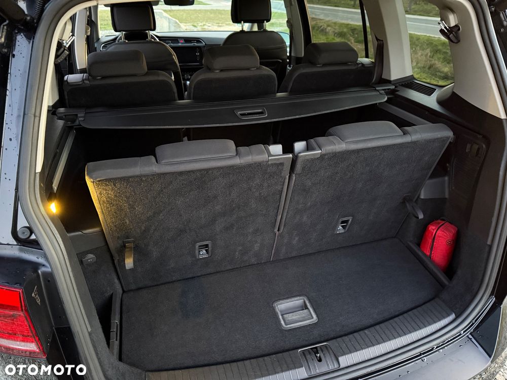 Volkswagen Touran 2.0 TDI SCR DSG Highline - 19