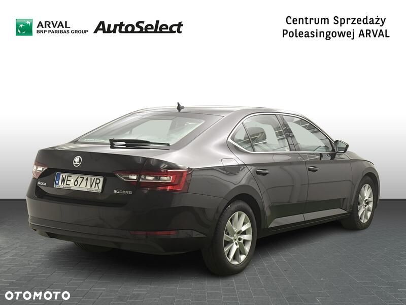 Skoda Superb 2.0 TDI Style DSG - 6