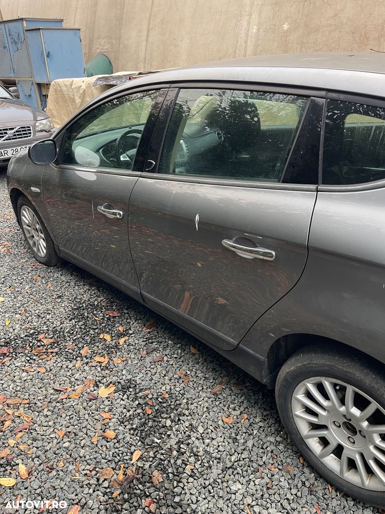 Lancia Delta 1.6 MultiJet 16v Silver - 2