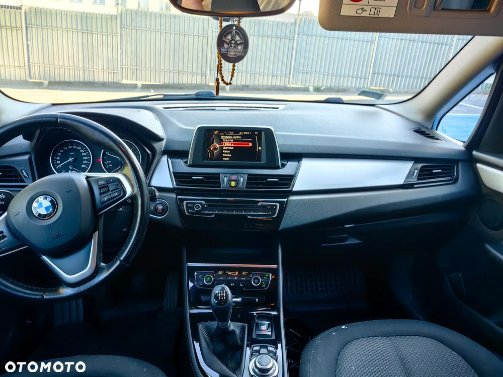 BMW Seria 2 216d - 9