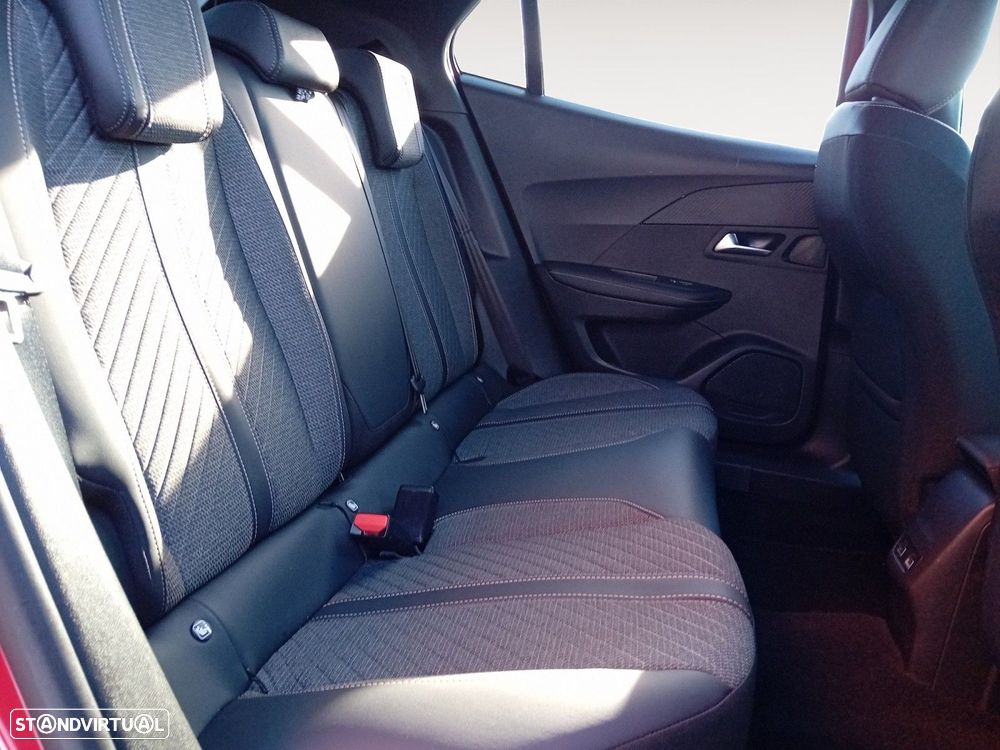 Peugeot 2008 1.2 PureTech Allure - 13