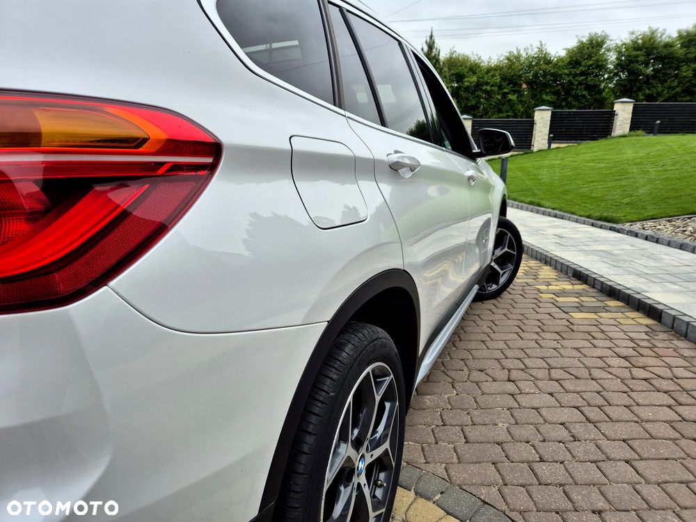 BMW X1 sDrive18d xLine - 32