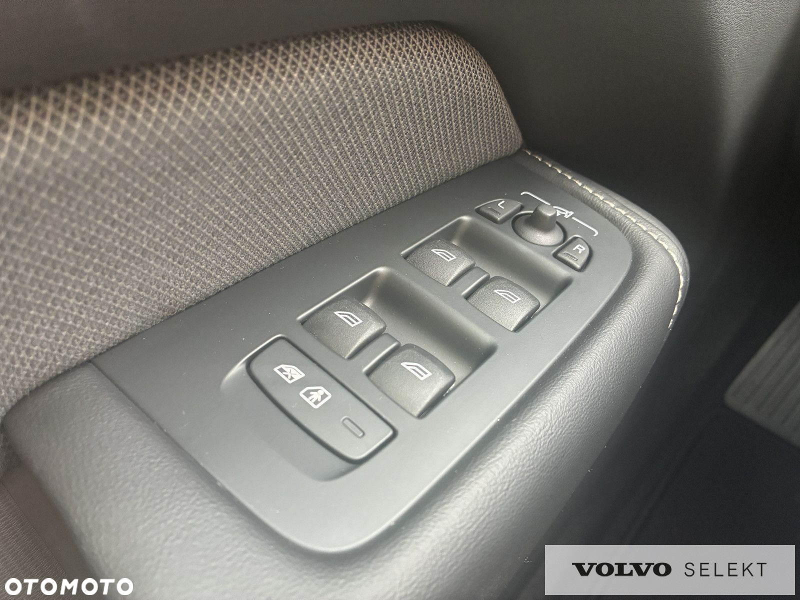 Volvo XC 60 - 30