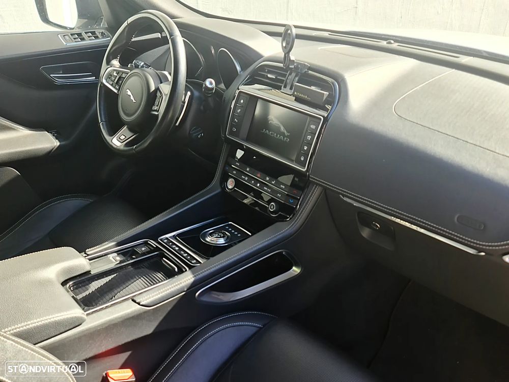 Jaguar F-Pace 20d AWD Aut. R-Sport - 21