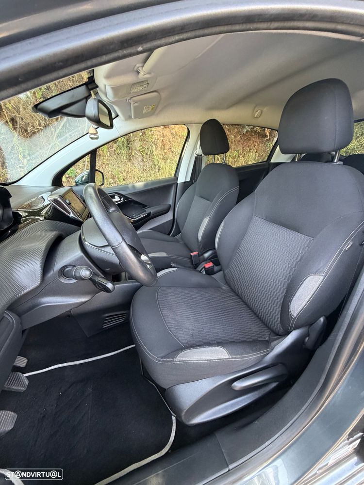 Peugeot 208 1.2 PureTech Style - 10