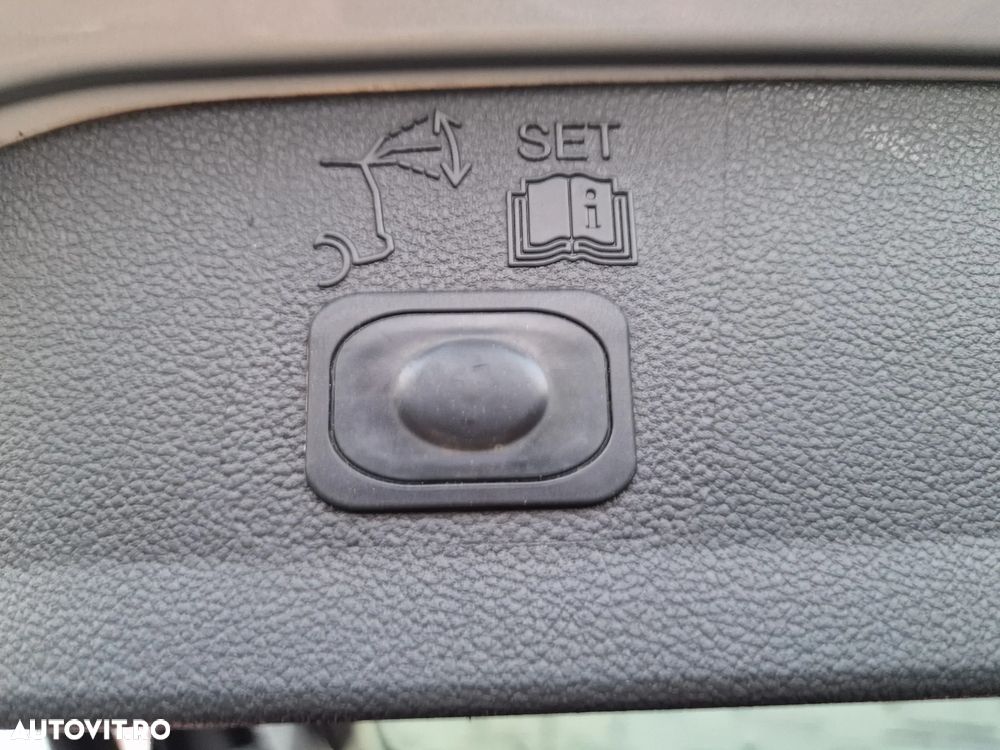 Ford Kuga 2.0 TDCi 4x4 Titanium - 23