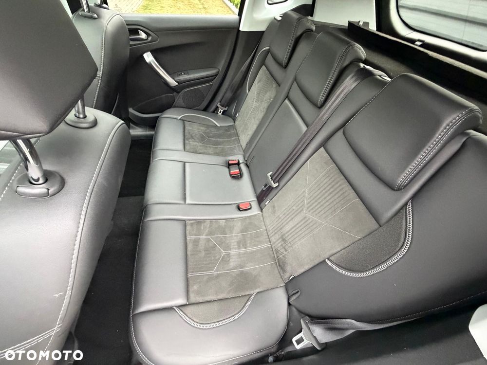 Peugeot 2008 1.2 Pure Tech GPF Crossway S&S EAT6 - 11