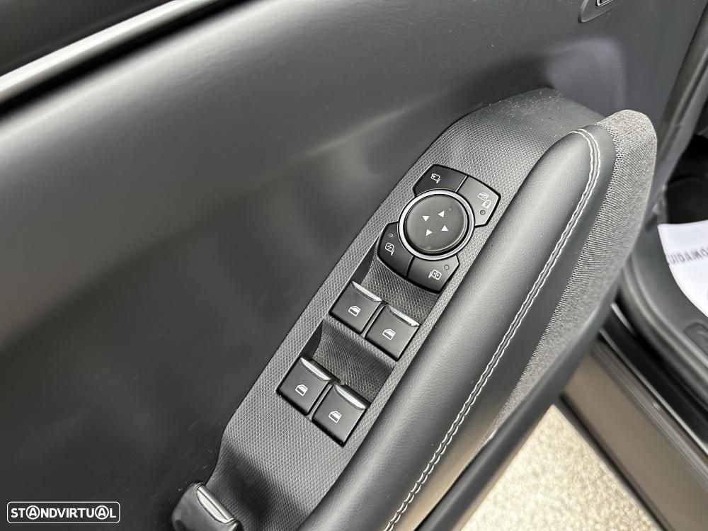 Ford Mustang Mach-E Standard - 23