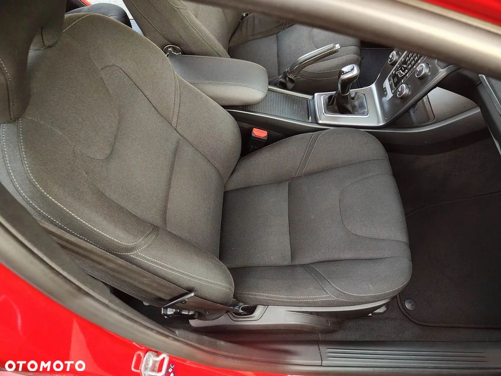Volvo V40 D2 - 19