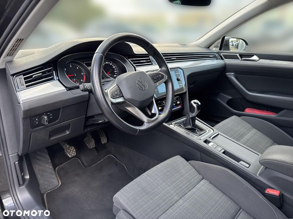 Volkswagen Passat 2.0 TDI EVO Business - 9