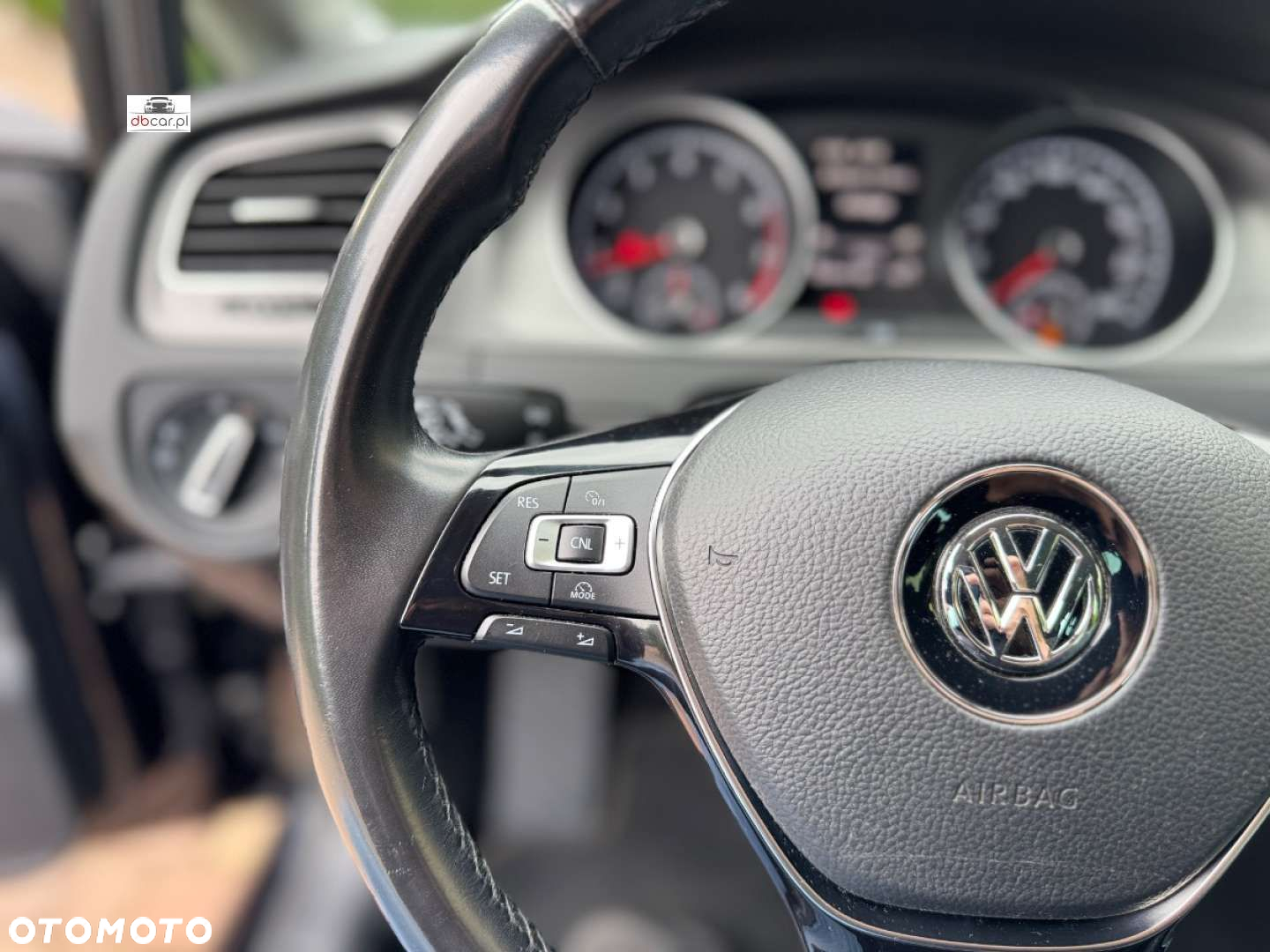 Volkswagen Golf - 21
