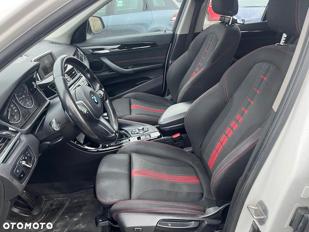 BMW X1 xDrive20i GPF Sport Line sport - 14