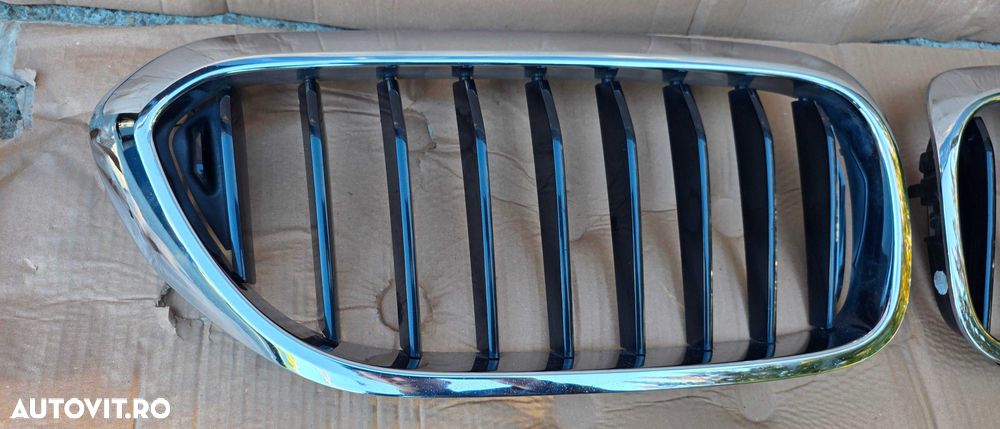 Grila radiator stanga / dreapta BMW Seria 5 G30 G31 2017 - 2020 - 2