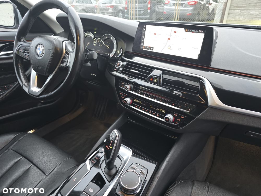 BMW Seria 5 520d - 25