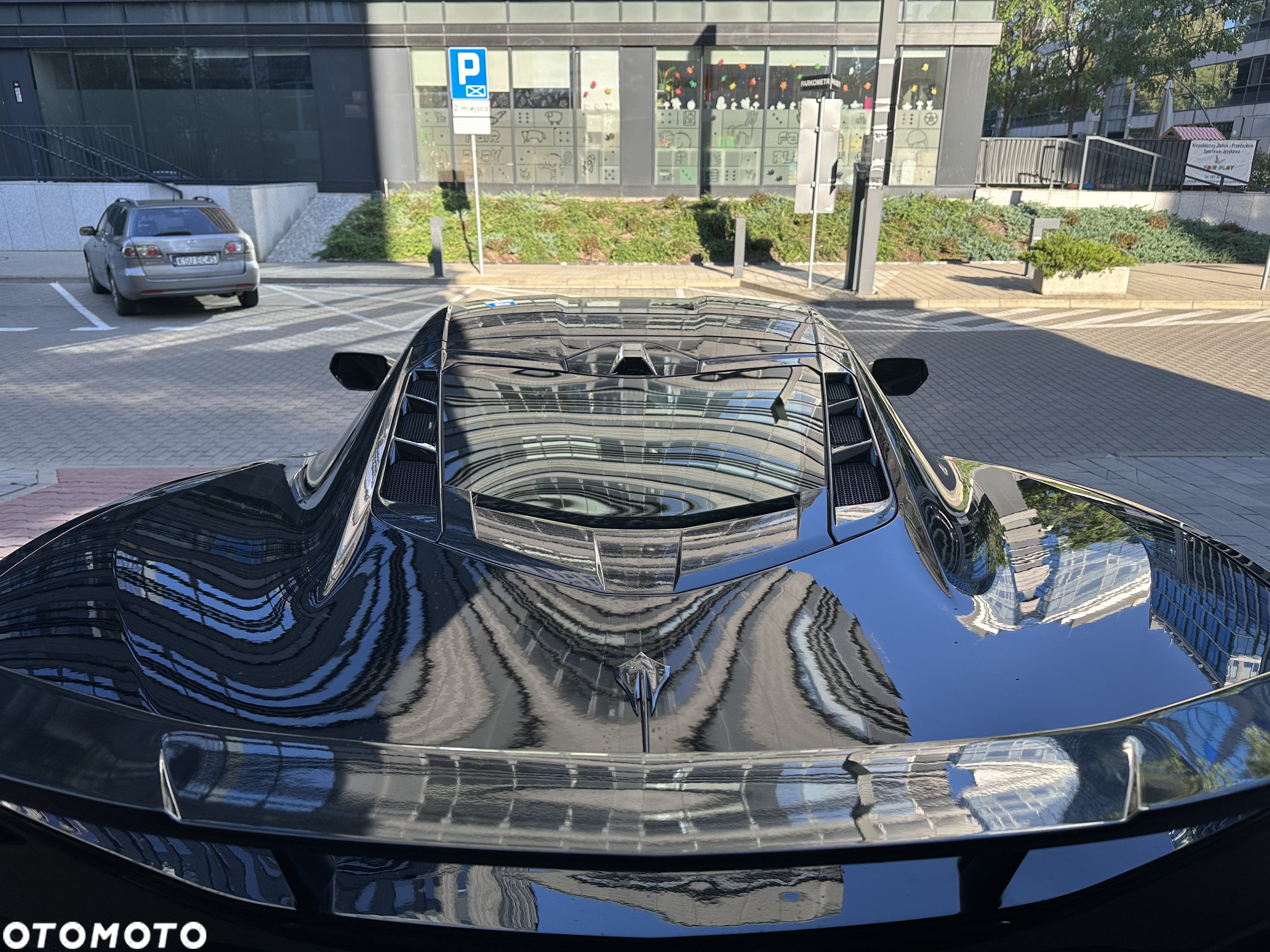 Chevrolet Corvette - 12