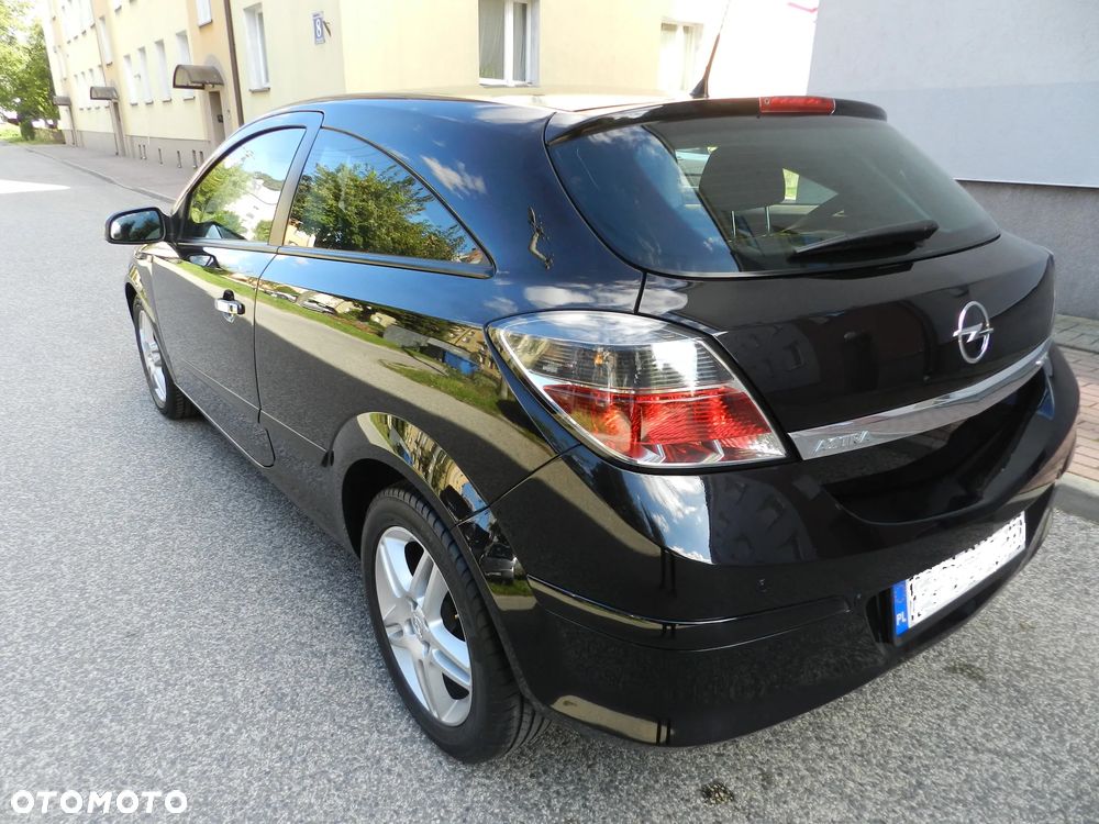 Opel Astra III GTC 1.4 Cosmo - 3