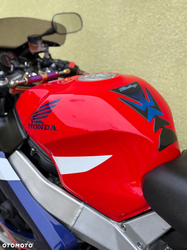 Honda CBR - 33
