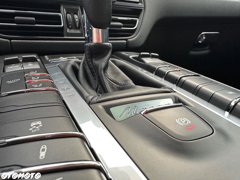 Porsche Macan - 15