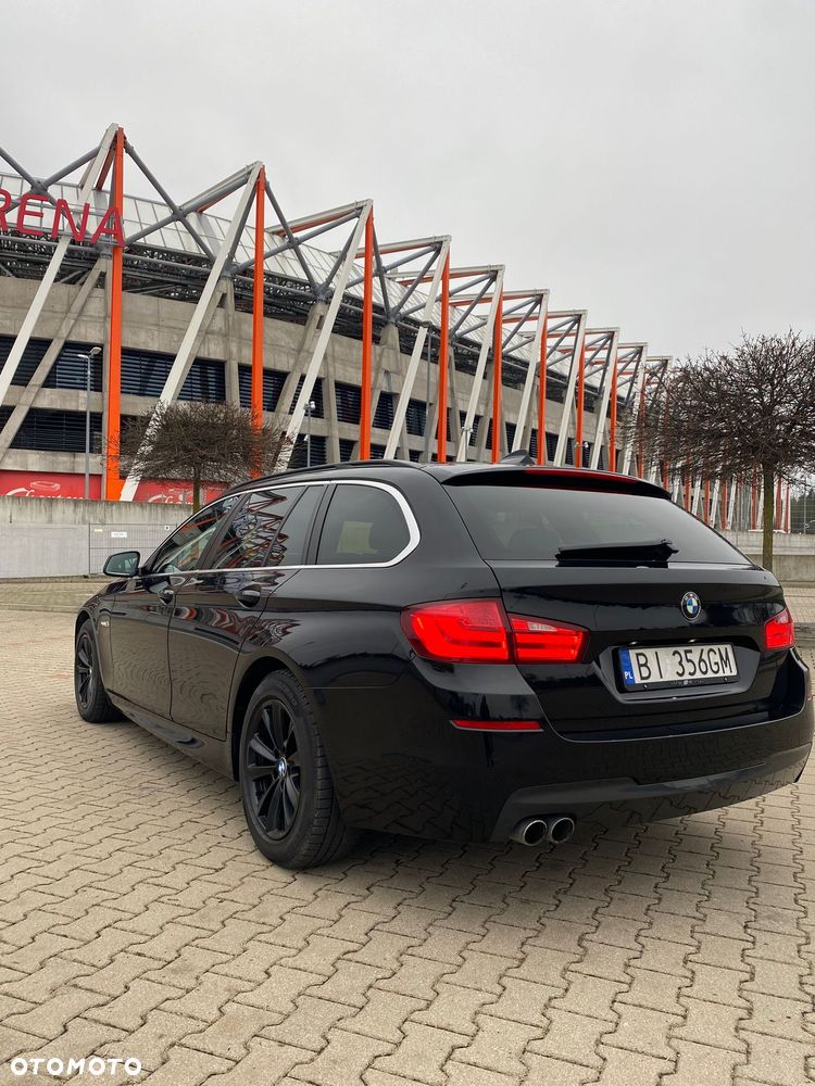 BMW Seria 5 525d xDrive - 12