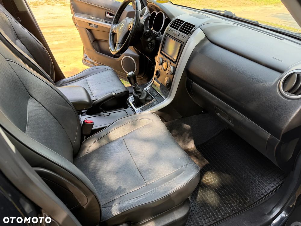 Suzuki Grand Vitara 2.4 De Luxe - 4