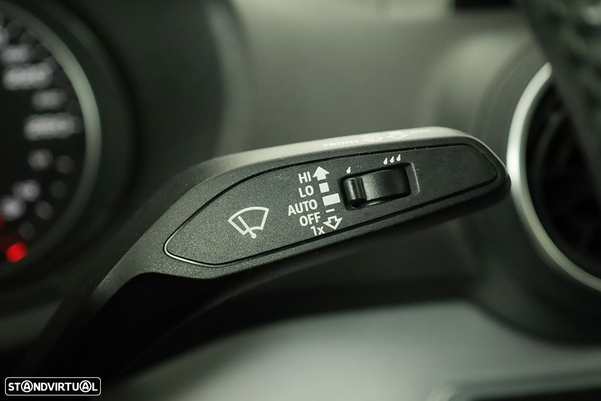 Audi Q2 1.6 TDI Design - 16