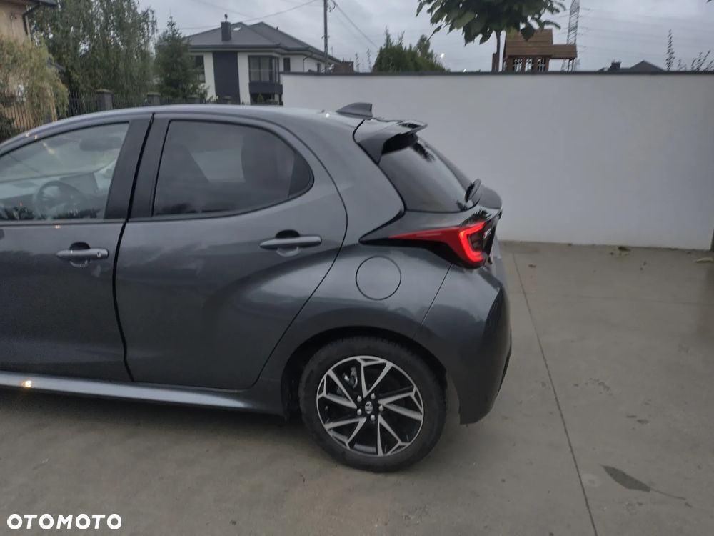 Toyota Yaris Hybrid 1.5 Style - 9