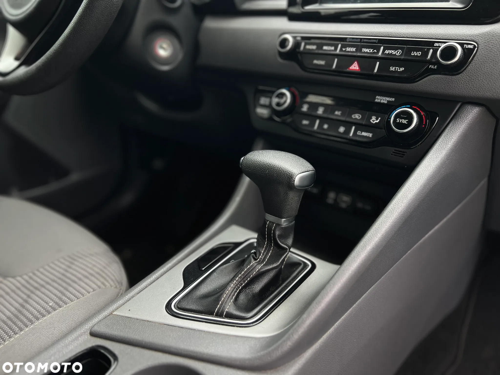 Kia Niro 1.6 GDI Hybrid L - 12
