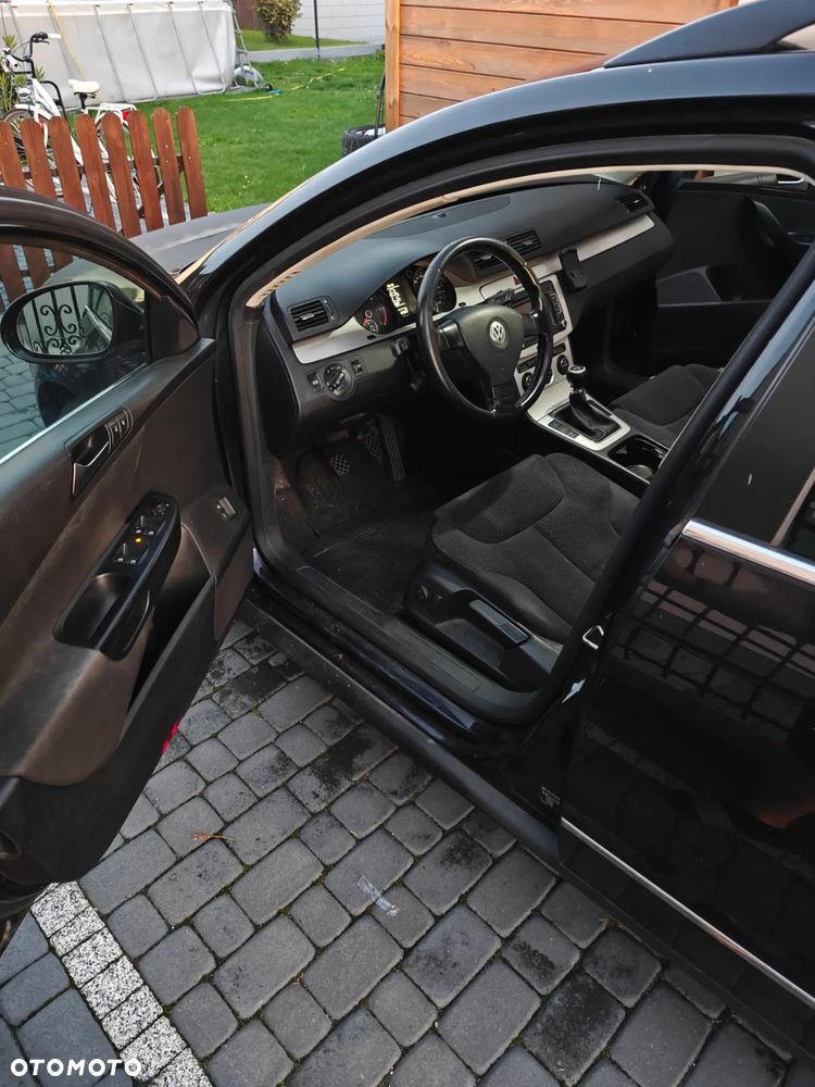 Volkswagen Passat 2.0 TDI Comfortline - 12