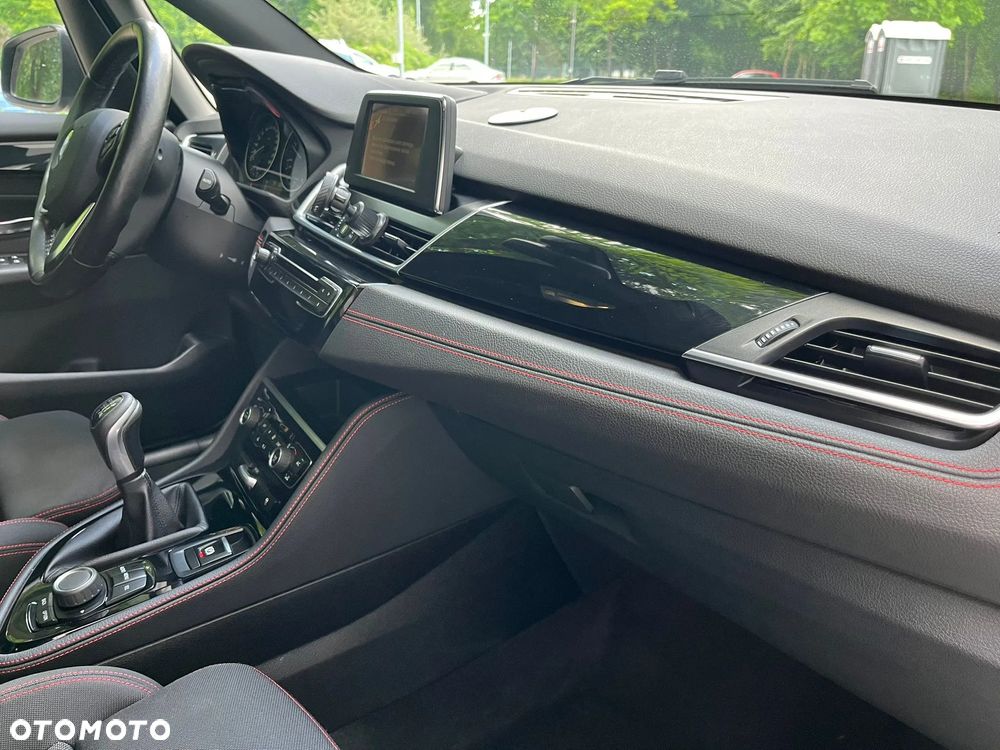 BMW Seria 2 218d - 17