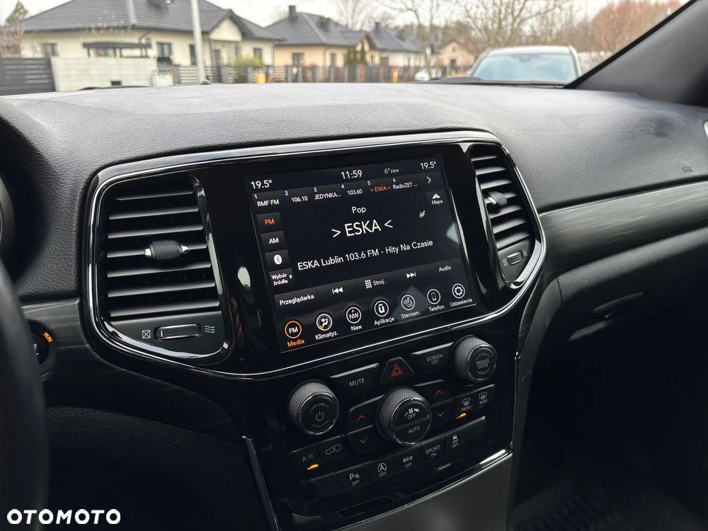 Jeep Grand Cherokee - 29