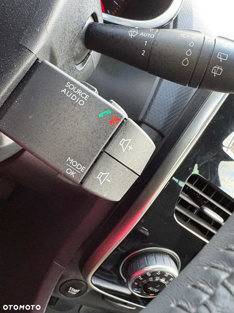 Renault Clio TCe 90 Limited - 29