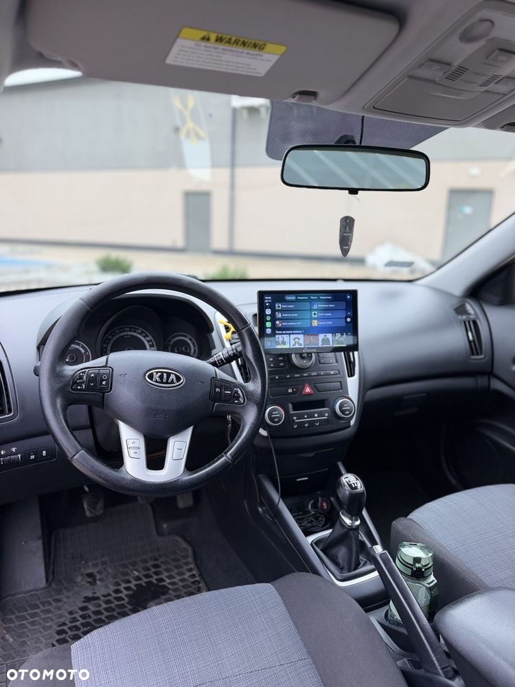 Kia Ceed - 9
